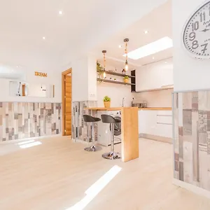 Cubo's La Casita Del Palo Málaga